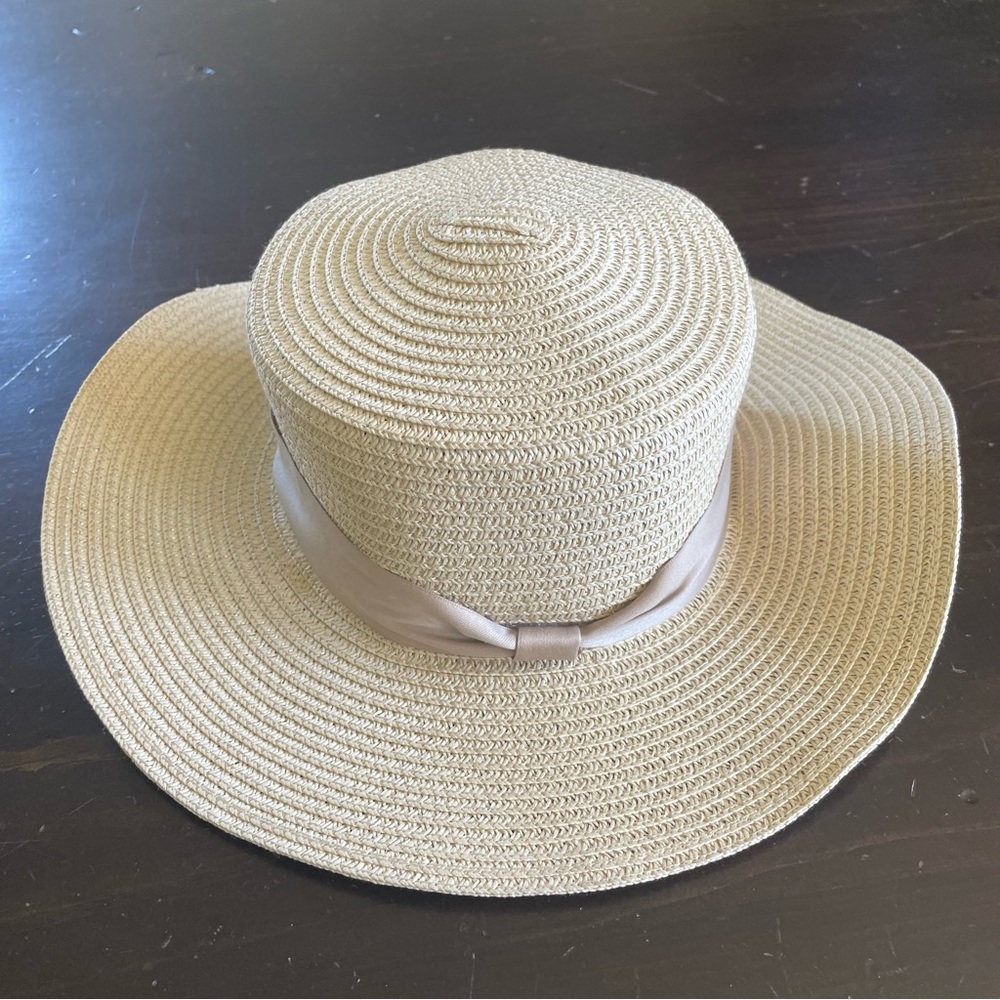 Cream Straw hat with light tan ribbon NEW
